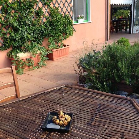 Agriturismo "La Rosa Canina" Bed & Breakfast Lerici Exterior photo