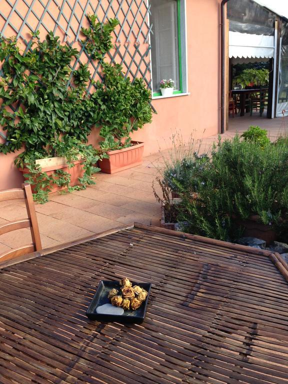 Agriturismo "La Rosa Canina" Bed & Breakfast Lerici Exterior photo