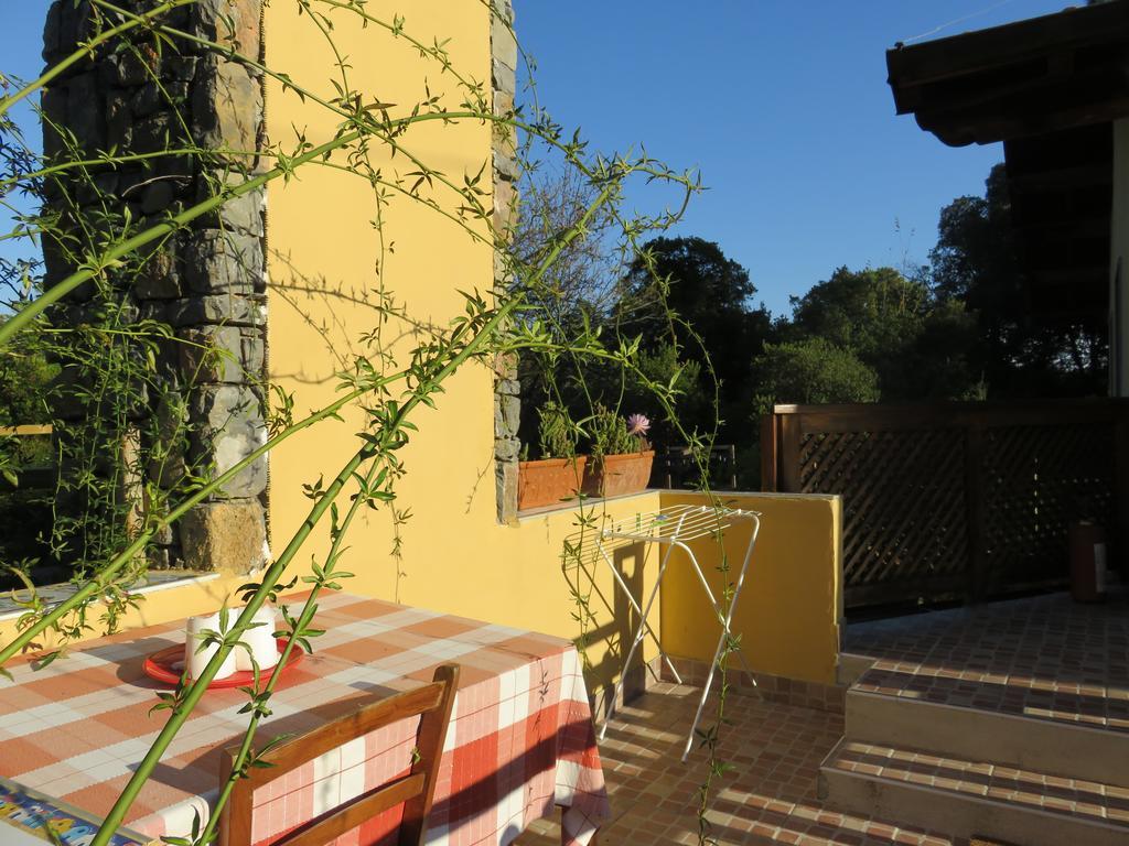 Agriturismo "La Rosa Canina" Bed & Breakfast Lerici Exterior photo